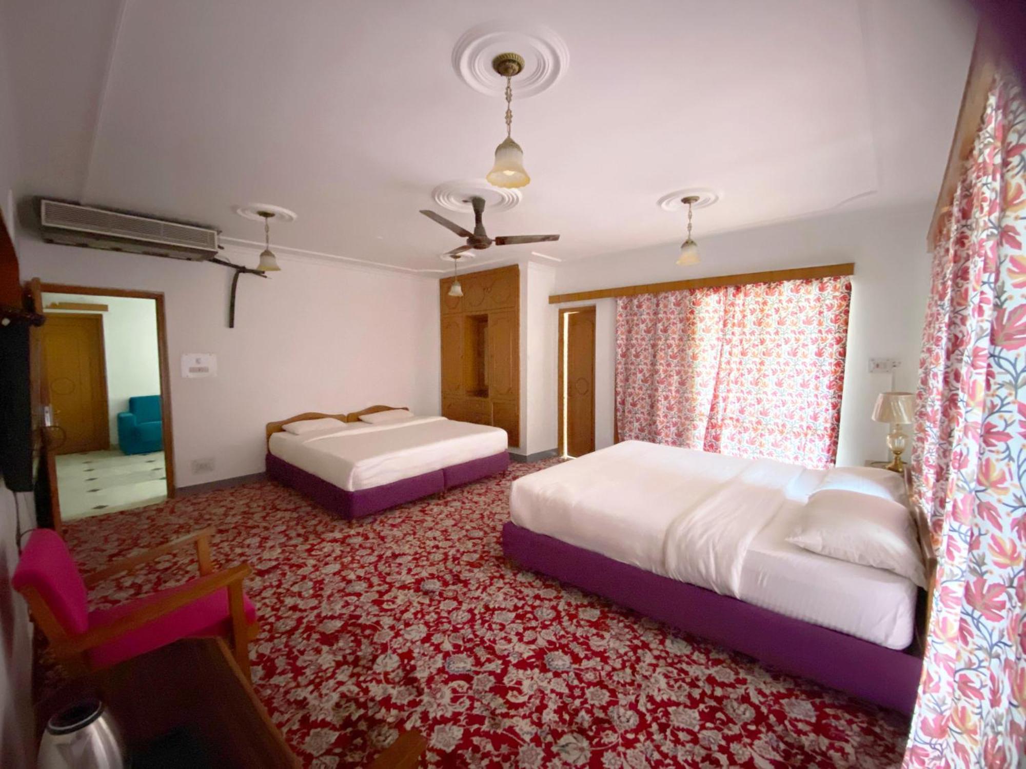 Hotel Season Palace Srīnagar Exterior foto
